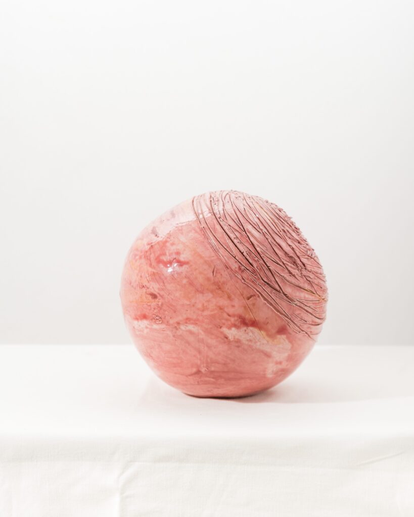 Sfera rosa 20 cm, ceramica smaltata anno 2020