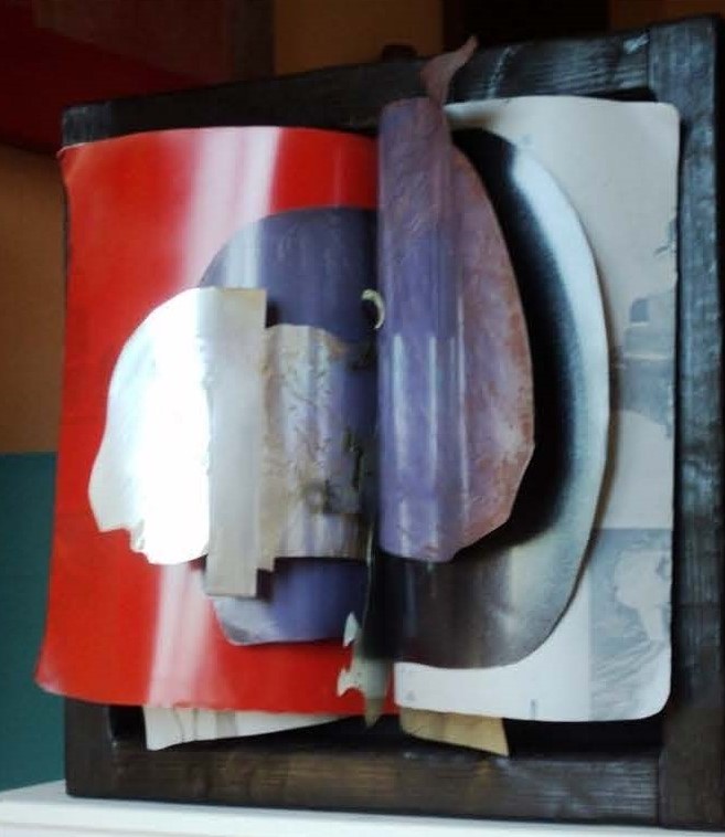“CODEX PHILOSOPHORUM” 2023
Libro d’artista. Alluminio sagomato e inciso, pigmenti, teca in legno trattato a fuoco.
H 50 x 49 x 20 cm.
(su basamento)